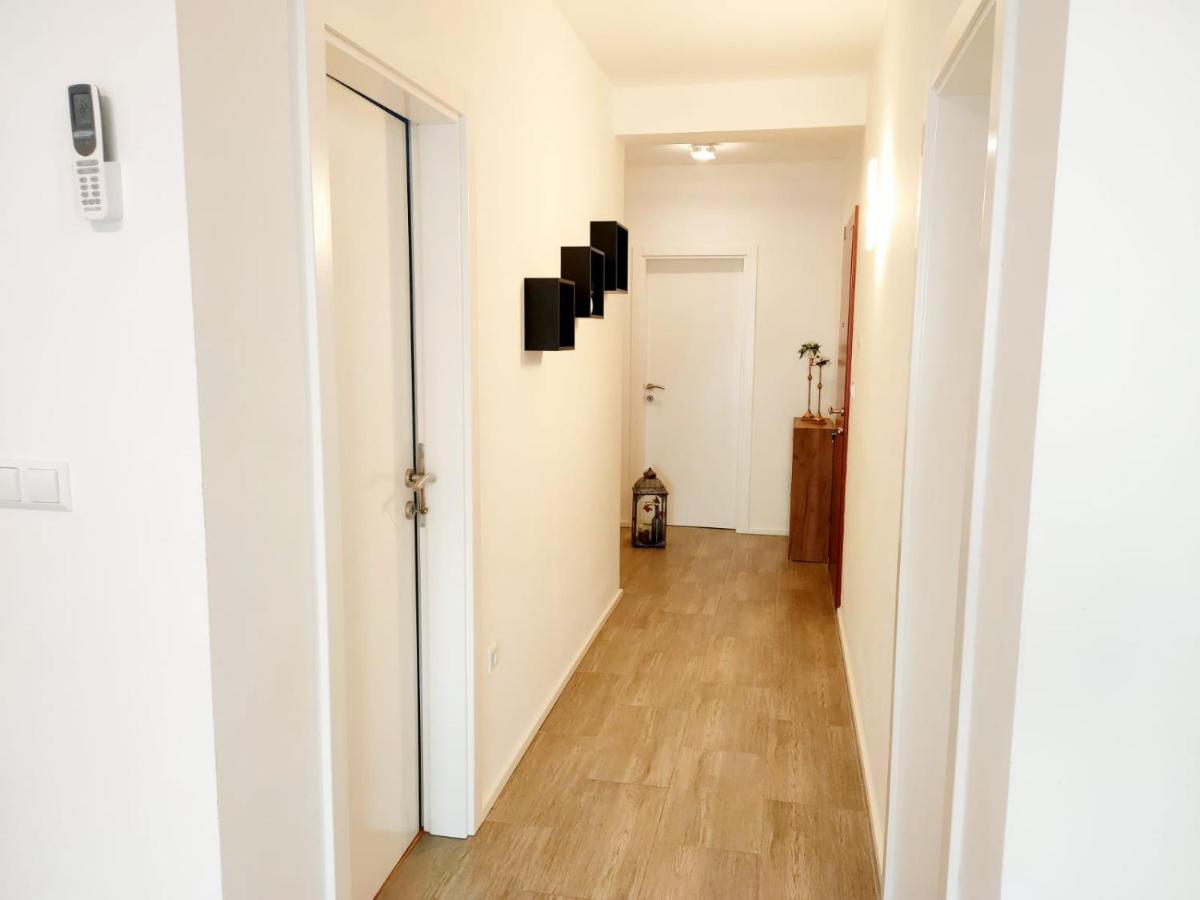 Apartments Elin Omiš Εξωτερικό φωτογραφία