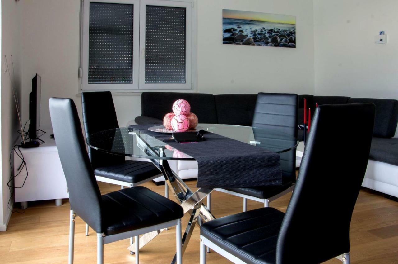 Apartments Elin Omiš Εξωτερικό φωτογραφία